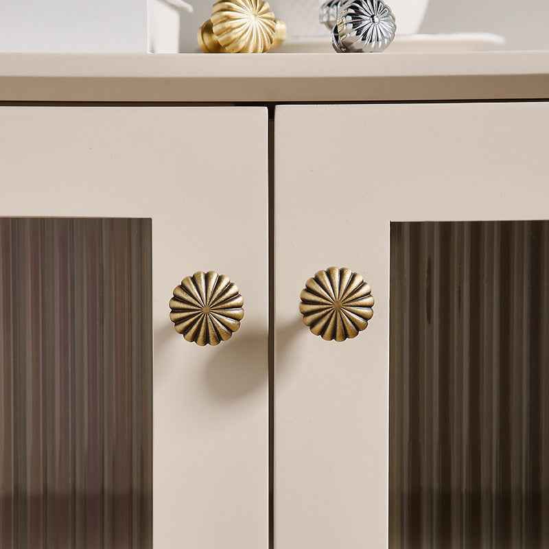 Antique Brass Cabinet Knobs for Vintage Drawers and Dresser Pulls - Stylish Wardrobe Handles - FocusHardware