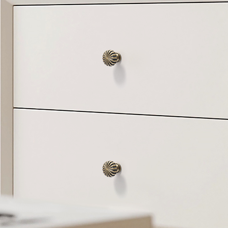 Antique Brass Cabinet Knobs for Vintage Drawers and Dresser Pulls - Stylish Wardrobe Handles - FocusHardware