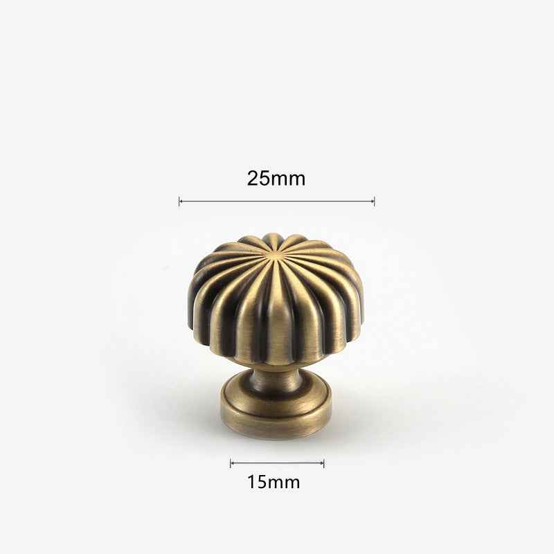Antique Brass Cabinet Knobs for Vintage Drawers and Dresser Pulls - Stylish Wardrobe Handles - FocusHardware