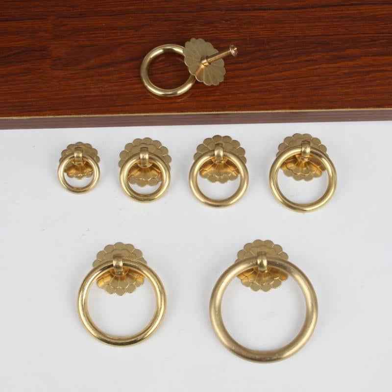 Antique Brass Cabinet Knobs Pulls for Kitchen Drawers and Dresser Cupboards - FocusHardware