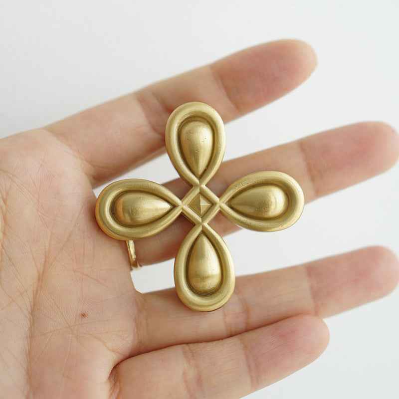 Modern Brass Cabinet Drawer Pulls Gold Clover Handles for Dresser and Cupboard Furniture - FocusHardware