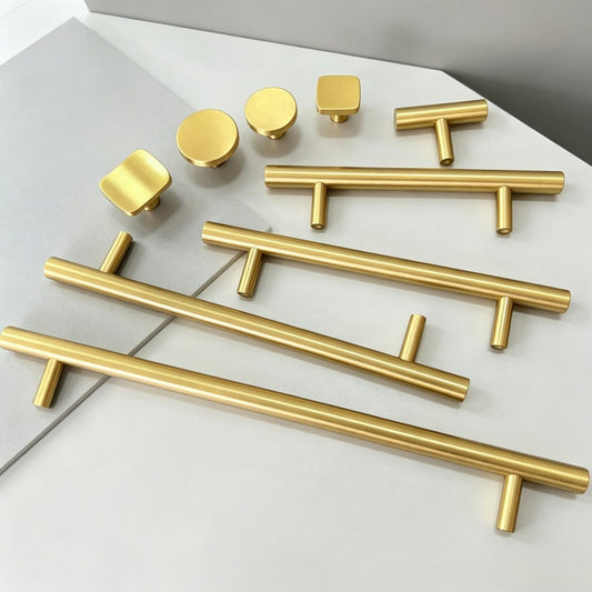 Cabinet Knobs vs Handles: How to Choose the Right Hardware for Your Kitchen