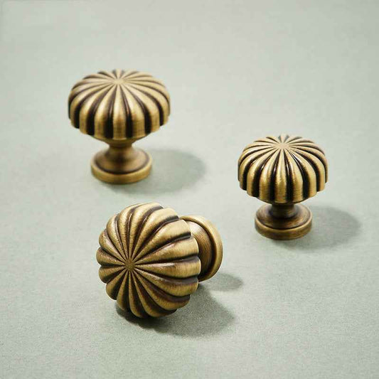 Antique Brass Cabinet Knobs for Vintage Drawers and Dresser Pulls - Stylish Wardrobe Handles - FocusHardware