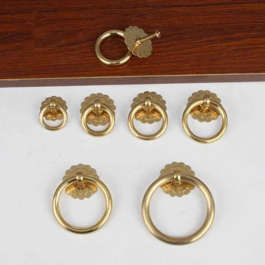 Antique Brass Cabinet Knobs Pulls for Kitchen Drawers and Dresser Cupboards - FocusHardware