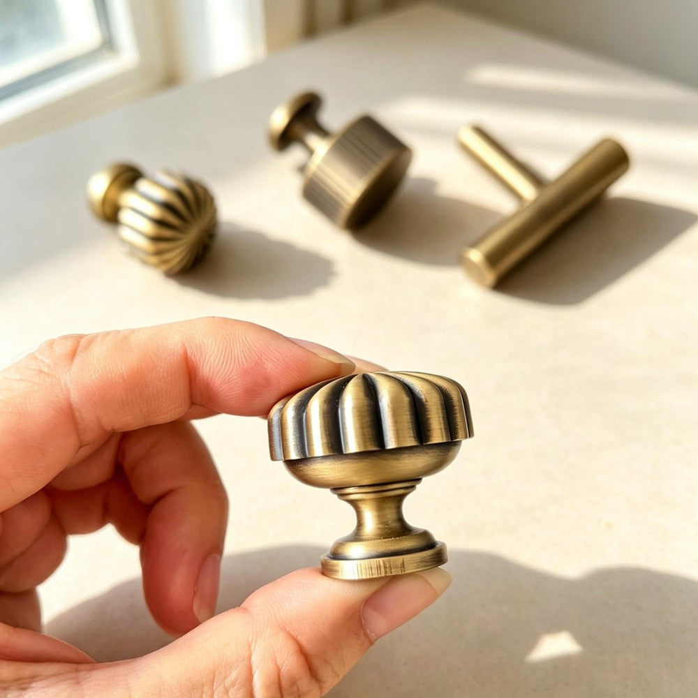 Boutons et poignées de tiroir en laiton vieilli - Quincaillerie vintage pour cuisine et armoire