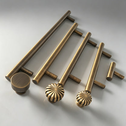Vintage Brass Kitchen Cabinet Knobs & Pulls - Retro Wardrobe Drawer Handles